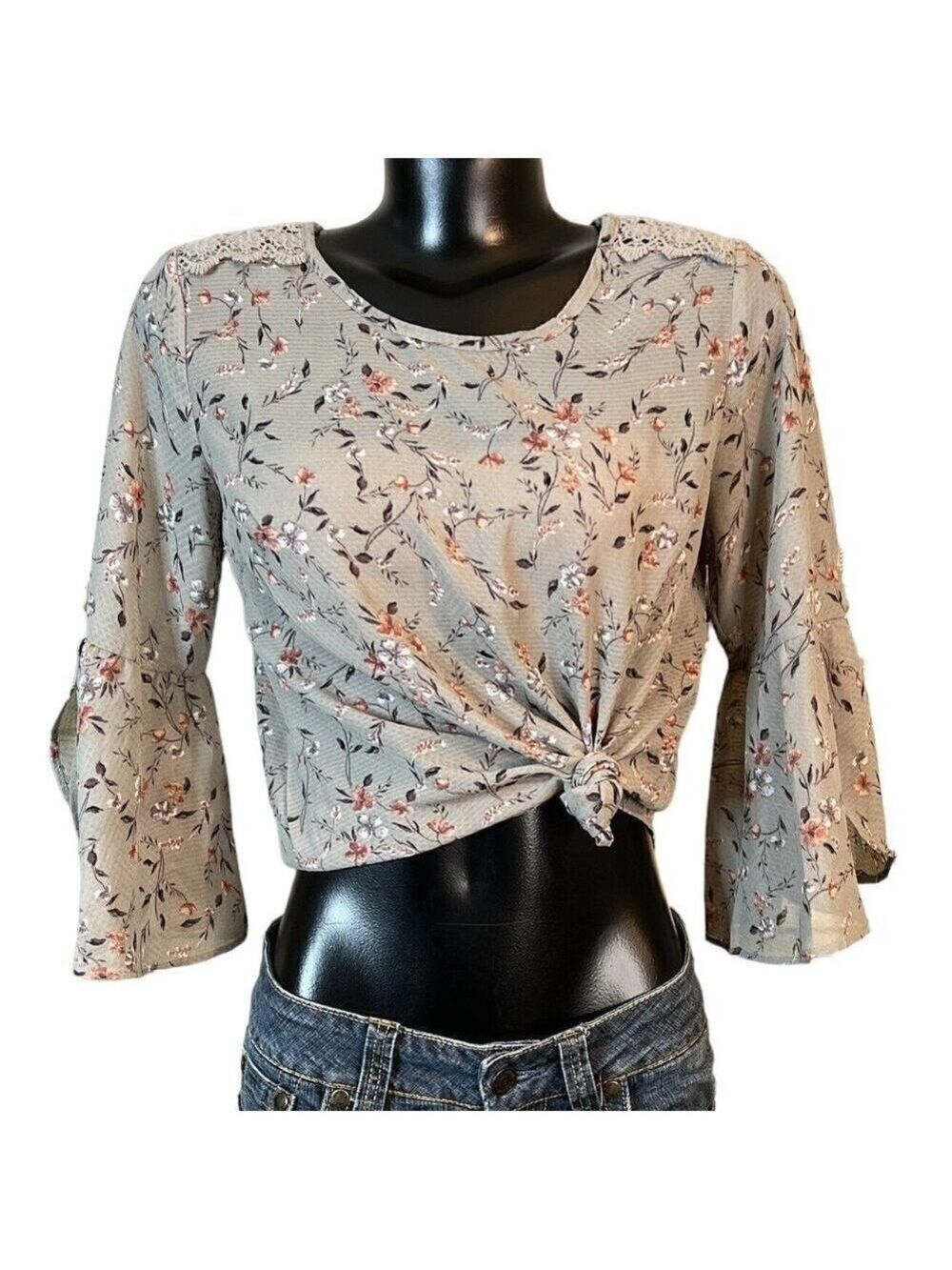 5/$25 ⭐️ Rewind Womens 3/4 Bell Sleeve Top Medium Floral Blouse Open Back Boho
